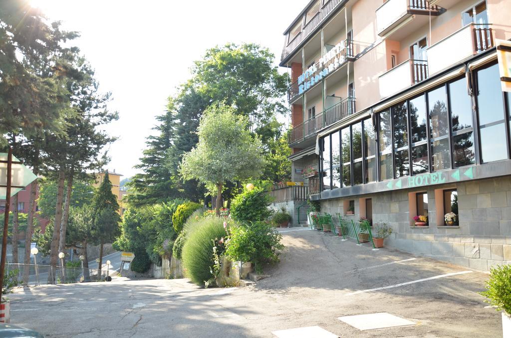 Hotel Pineta Loiano エクステリア 写真